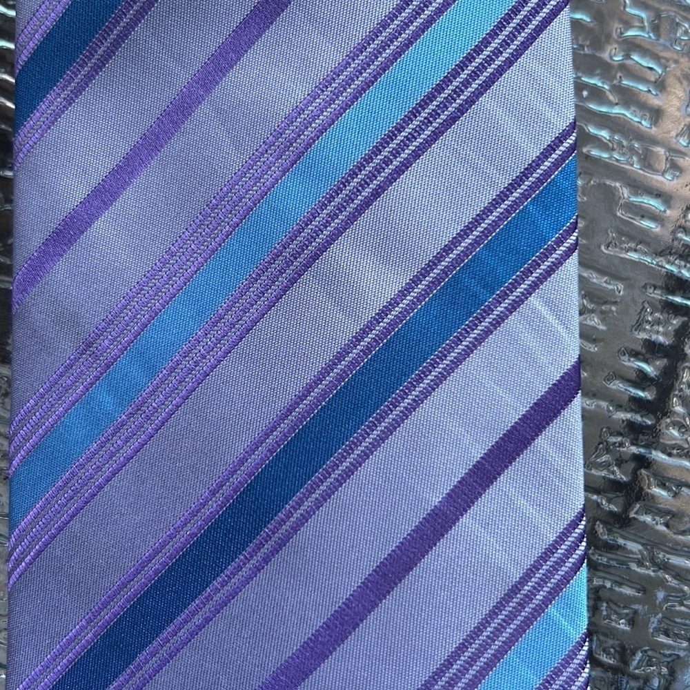 Striped tie - Picture 2 of 3